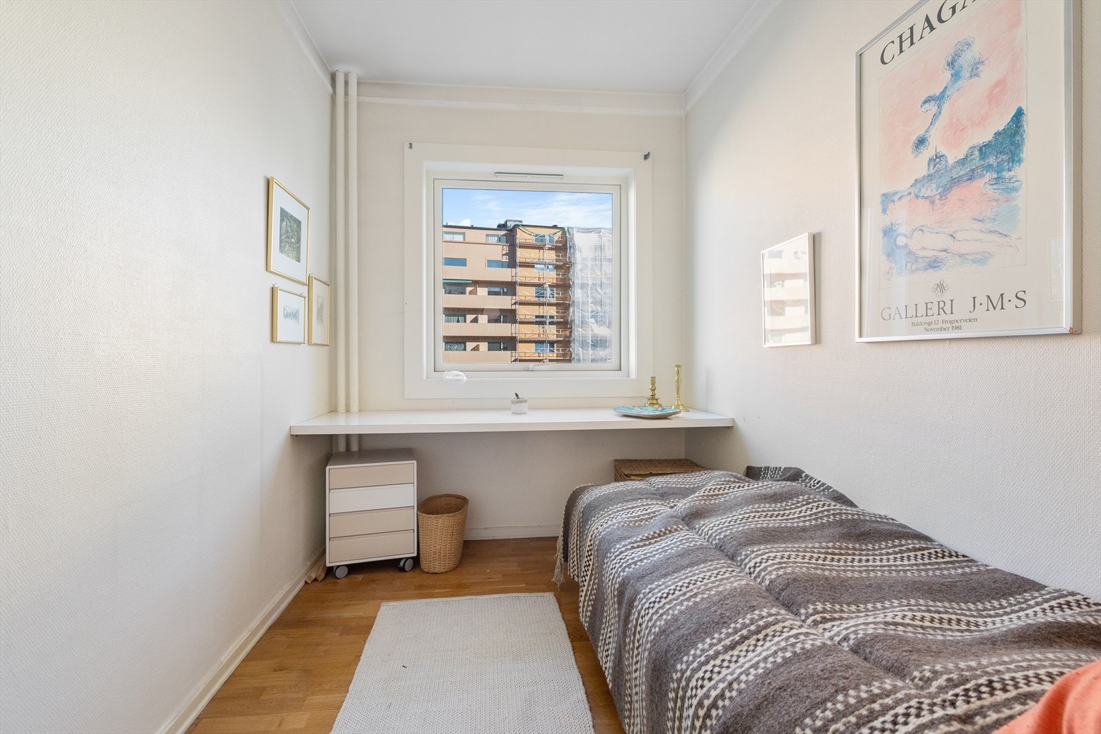 Soverom 2 passer godt som barnerom, gjesterom eller hjemmekontor. Galleribilde