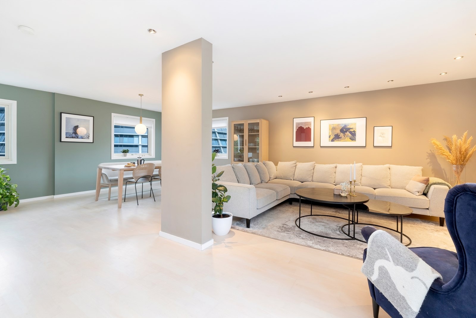 Stuen er svært romslig. Galleribilde