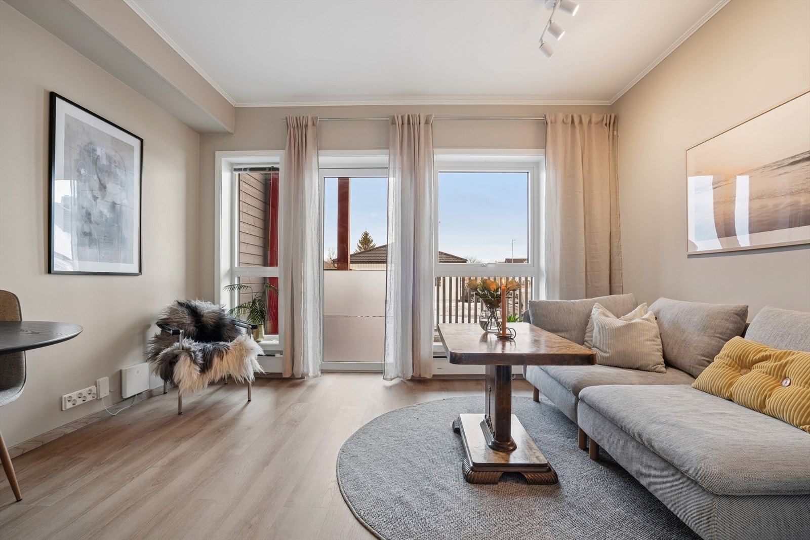 DNB Eiendom v/Bjørn Harald Sandvik presenterer en moderne og nylig oppusset 2-roms fra 2017 med fin beliggenhet på Reinsletta Galleribilde