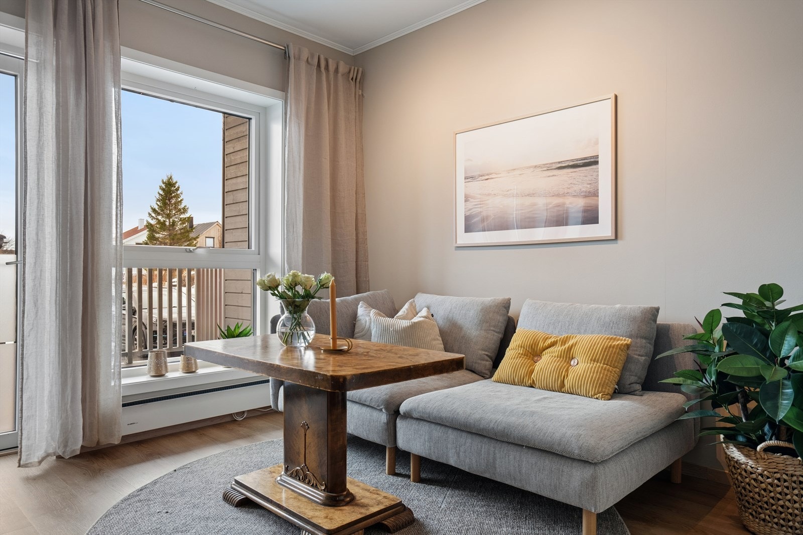 Det er balansert ventilasjon i leiligheten, som bidrar til godt inneklima - Oppvarming med gulvvarme på bad og entrè, samt panelovner Galleribilde