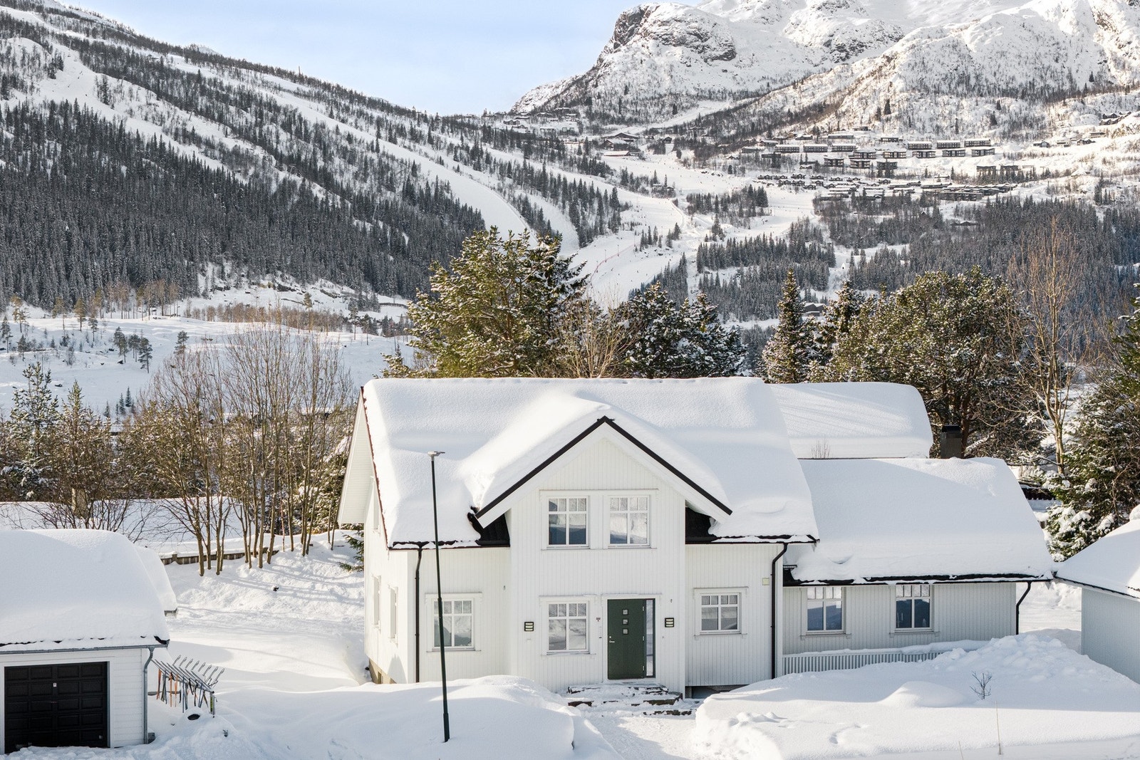 Velkommen! Presenteres av Helge B. Enitch v/ EIE Fjellmegleren. Bilde: Aurelijus Photography Galleribilde
