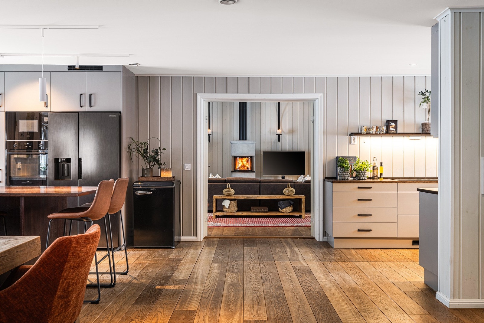 Fantastisk kjøkken og spisestue med flere avdelinger. Galleribilde