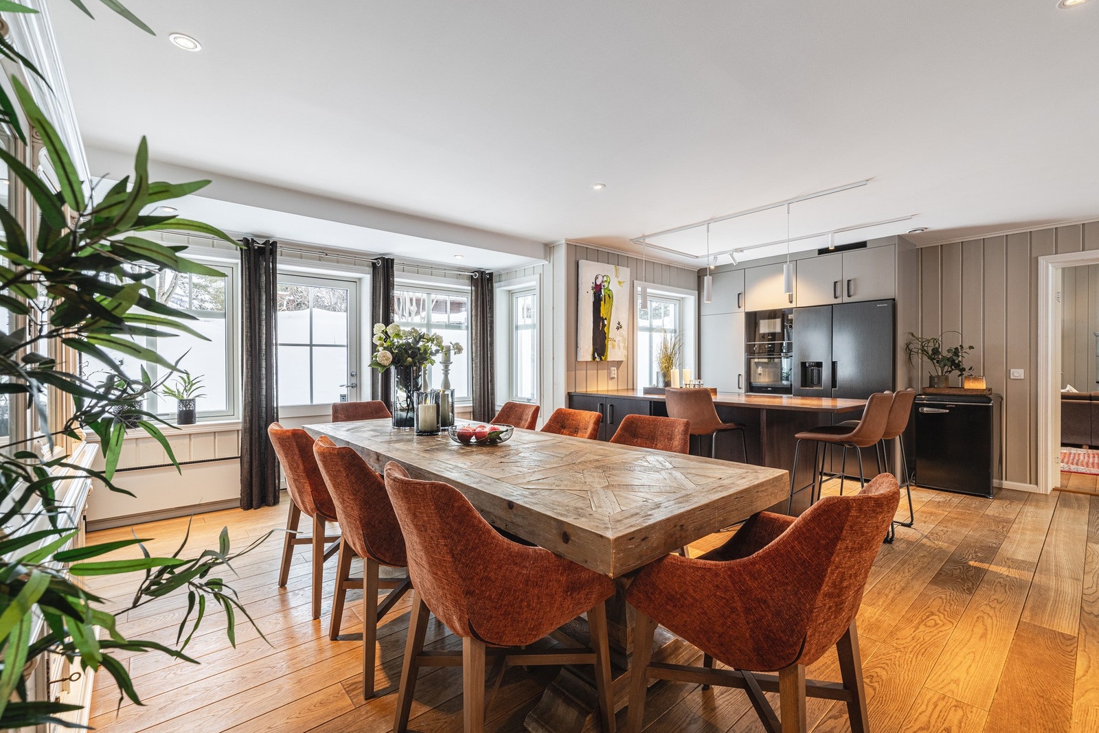 Gjennomgående god standard. Store, åpne rom. Galleribilde