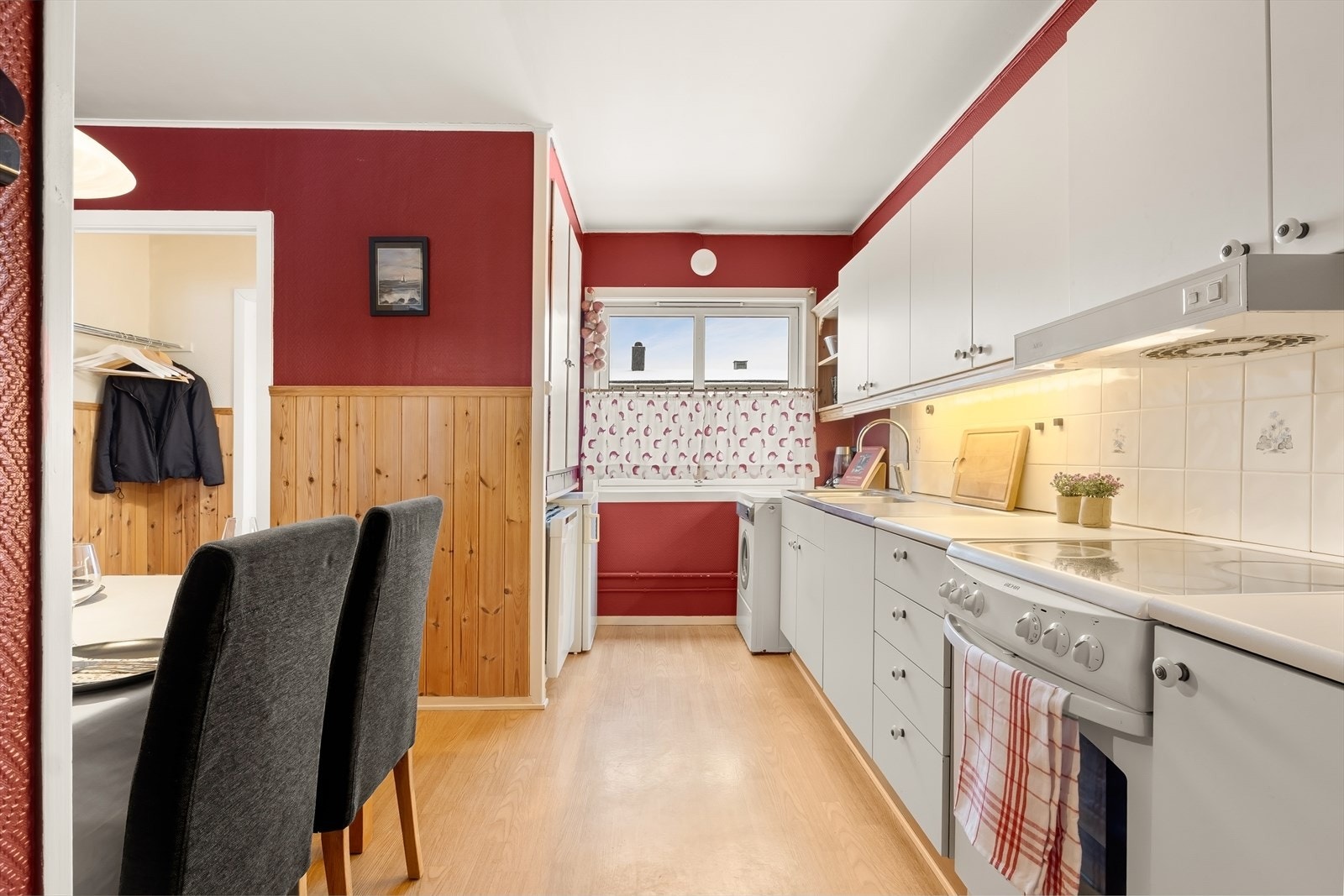 Kjøkken med spiseplass Galleribilde