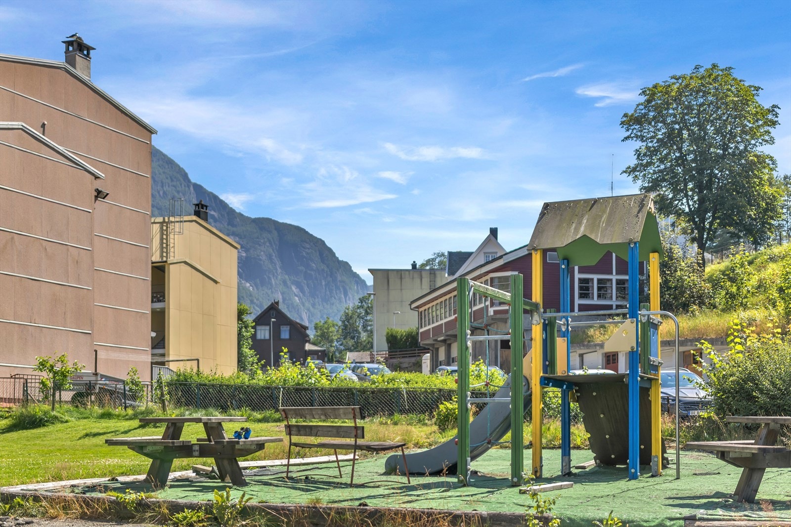 Lekeareal på eiendommen. Galleribilde