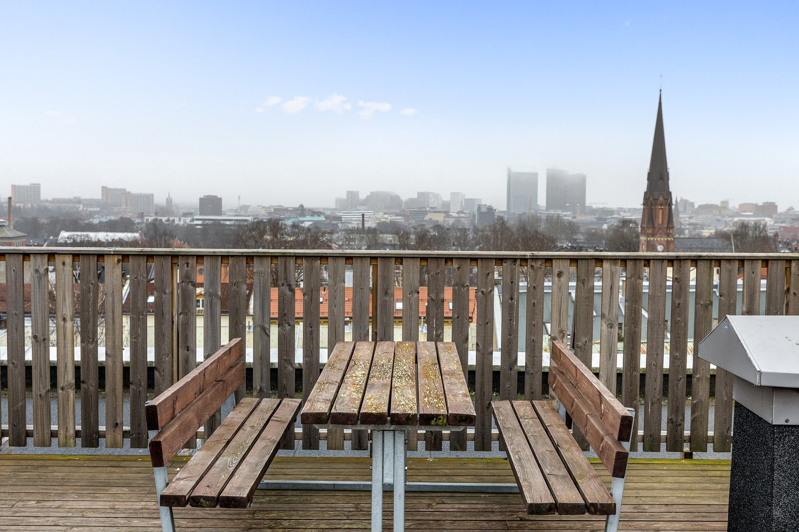 Her får du moderne fasiliteter som trappefri adkomst med heis til alle plan, direkte tilgang til felles takterrasse. Galleribilde