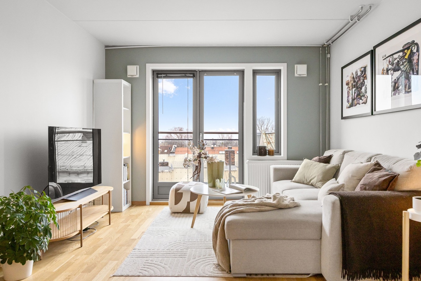 Jon-Kristian Krybelsrud v/Privatmegleren ønsker velkommen til hyggelig visning i Thorvald Meyers gate 16! Galleribilde