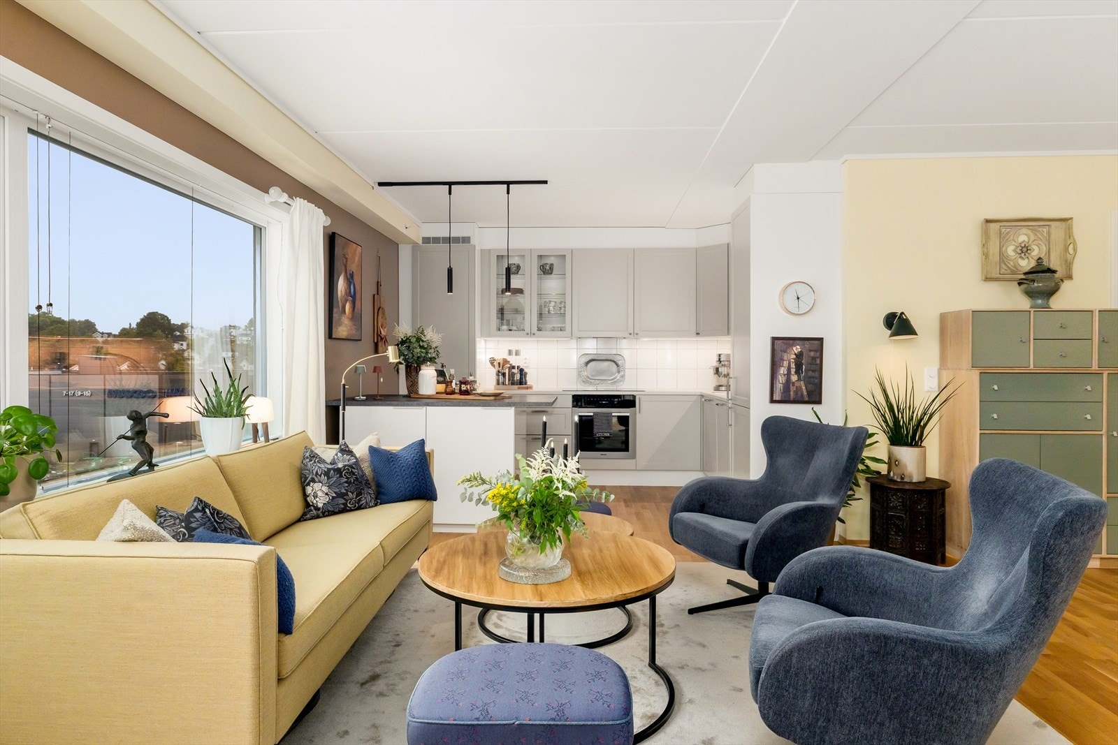 Det er oppgradert 2025 med ny kjøkkenventilator, fronter på kjøkken og benkeplate m/oppvaskkum Galleribilde