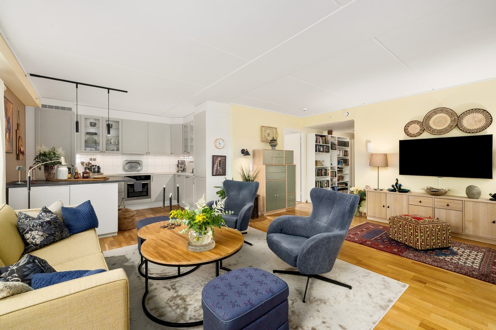 Pen og delikat kjøkken innredning, som nåværendeeier har påkostet Galleribilde