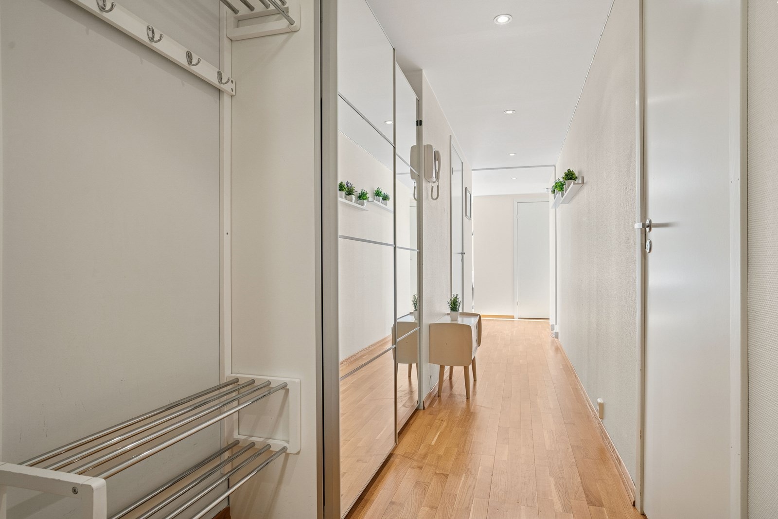 Herfra er det direkte adkomst til inneboden. Galleribilde