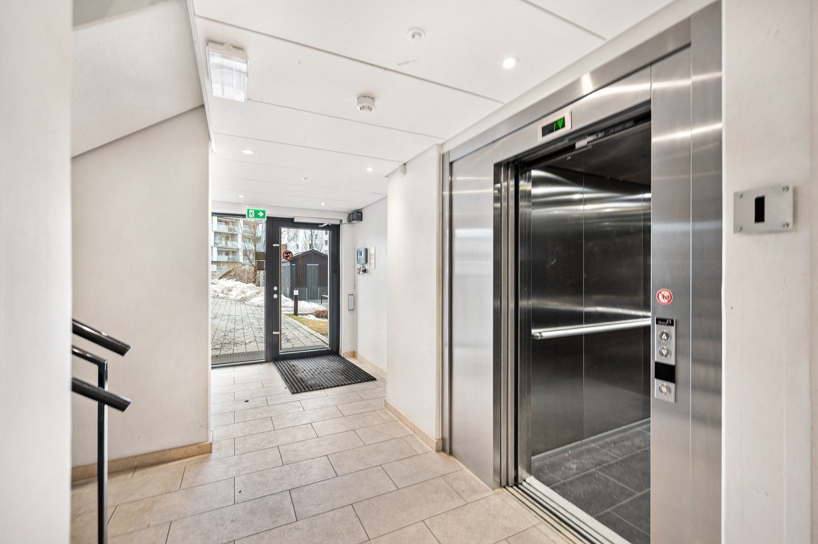 Fellesarealer i byggets inngang Galleribilde