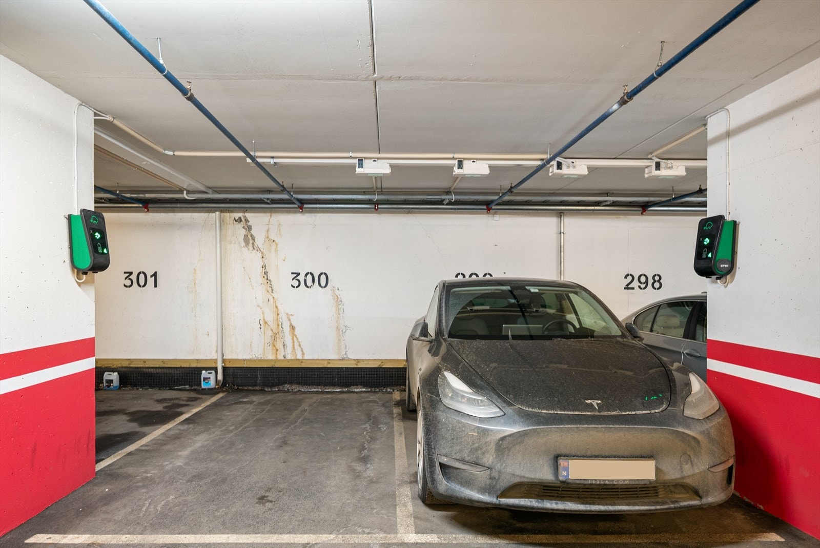 Det er installert ladeboks tilknyttet parkeringsplassen Galleribilde