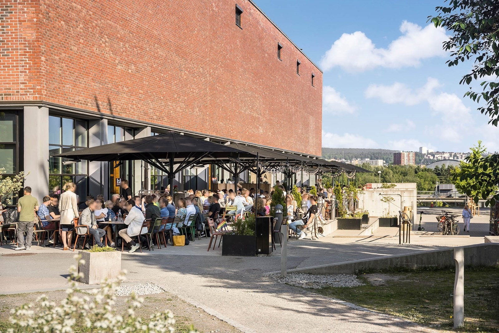 Vinslottet finner du kort vei fra leiligheten med flere spennende butikker, gastropub, cafeer og uteservering om sommeren Galleribilde