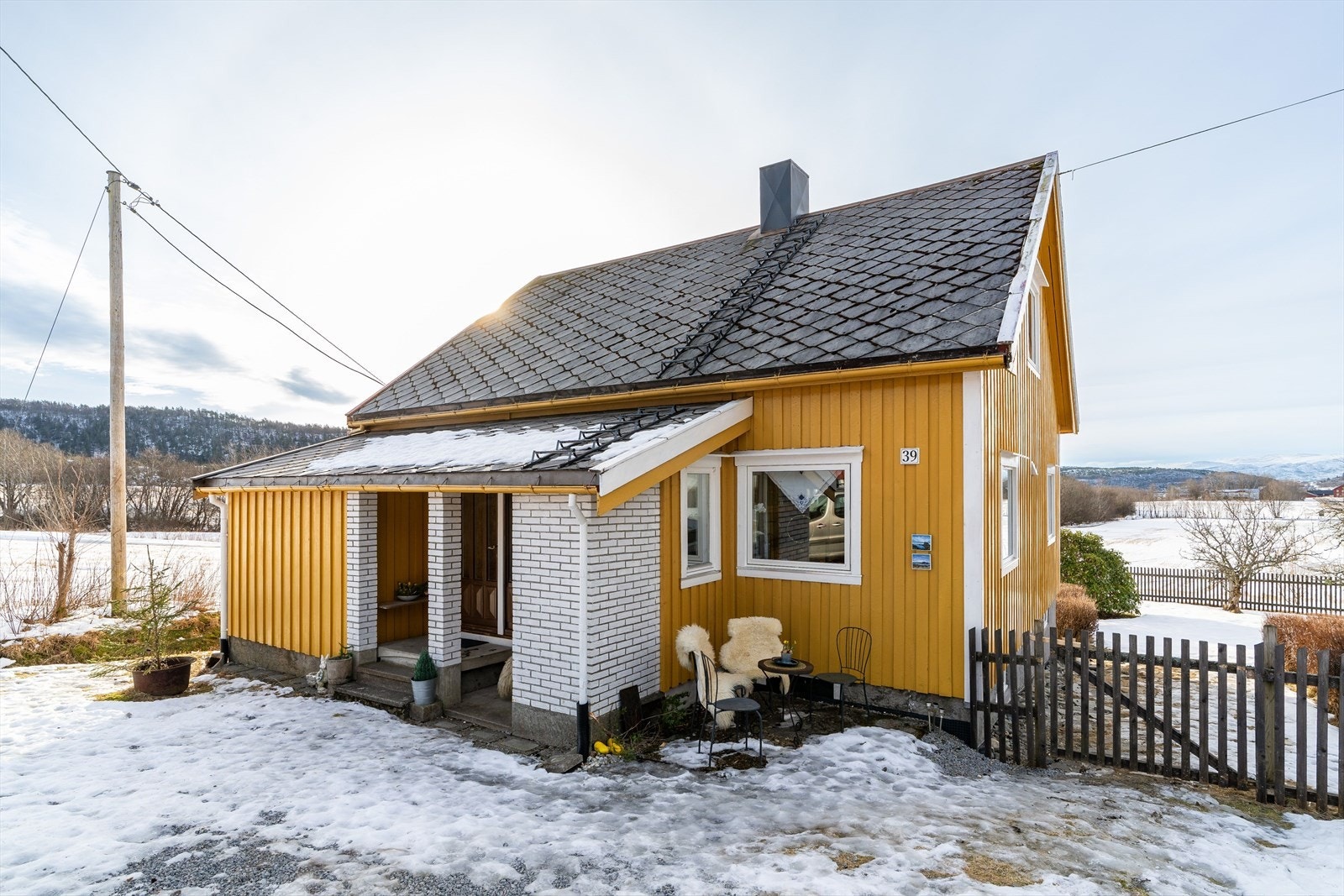 Boligen har vært gjenstand for oppgraderinger de siste årene. Høsten 2025 ble det skiftet kledning, vindtetting og isolasjon på vest-/ og sørvegg. Galleribilde