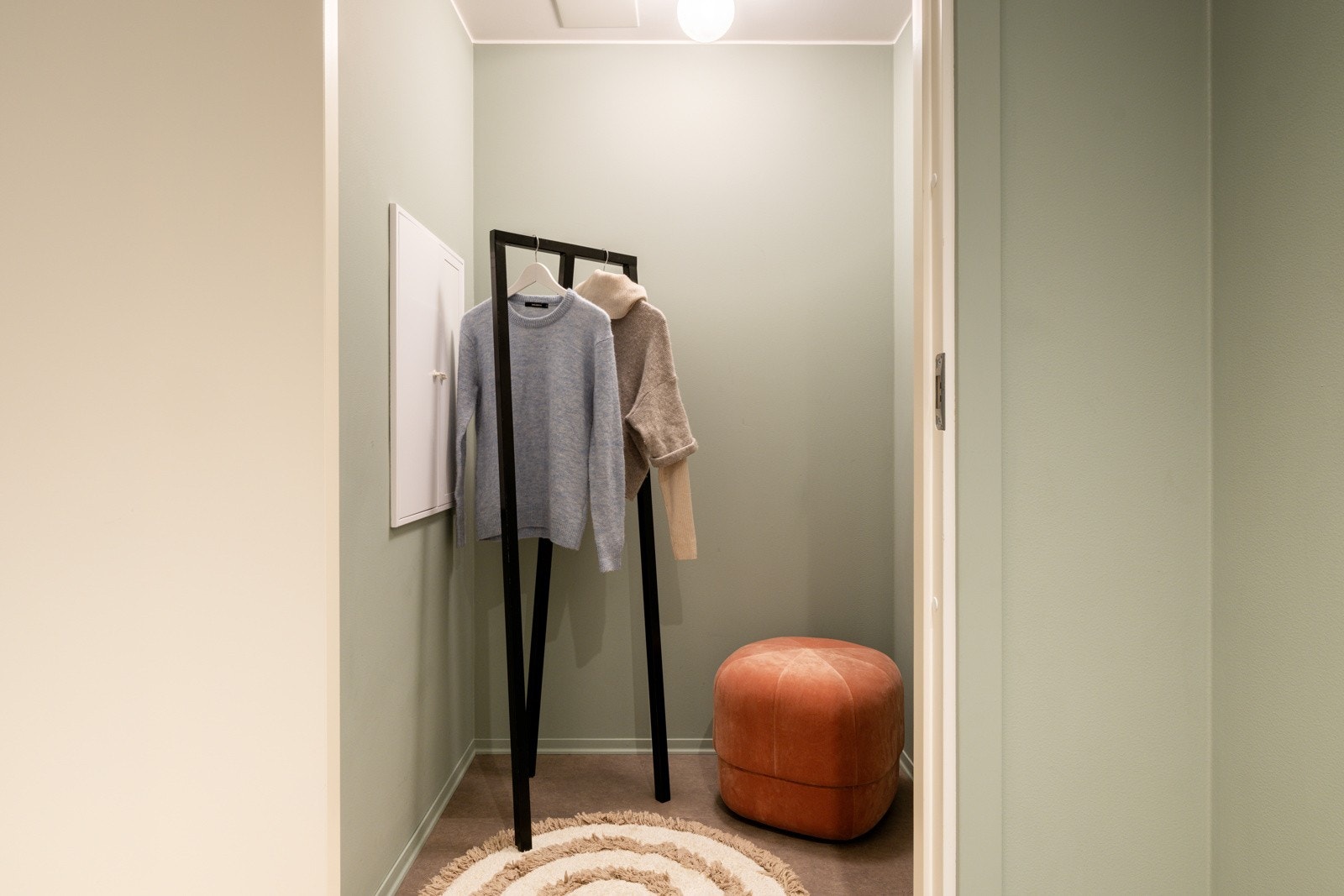 Leiligheten har en praktisk innvendig bod ved fellesgangen. Galleribilde