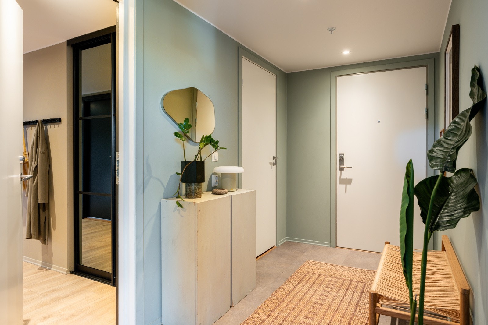 Felles sluse mellom hoveddel og hybel. Galleribilde