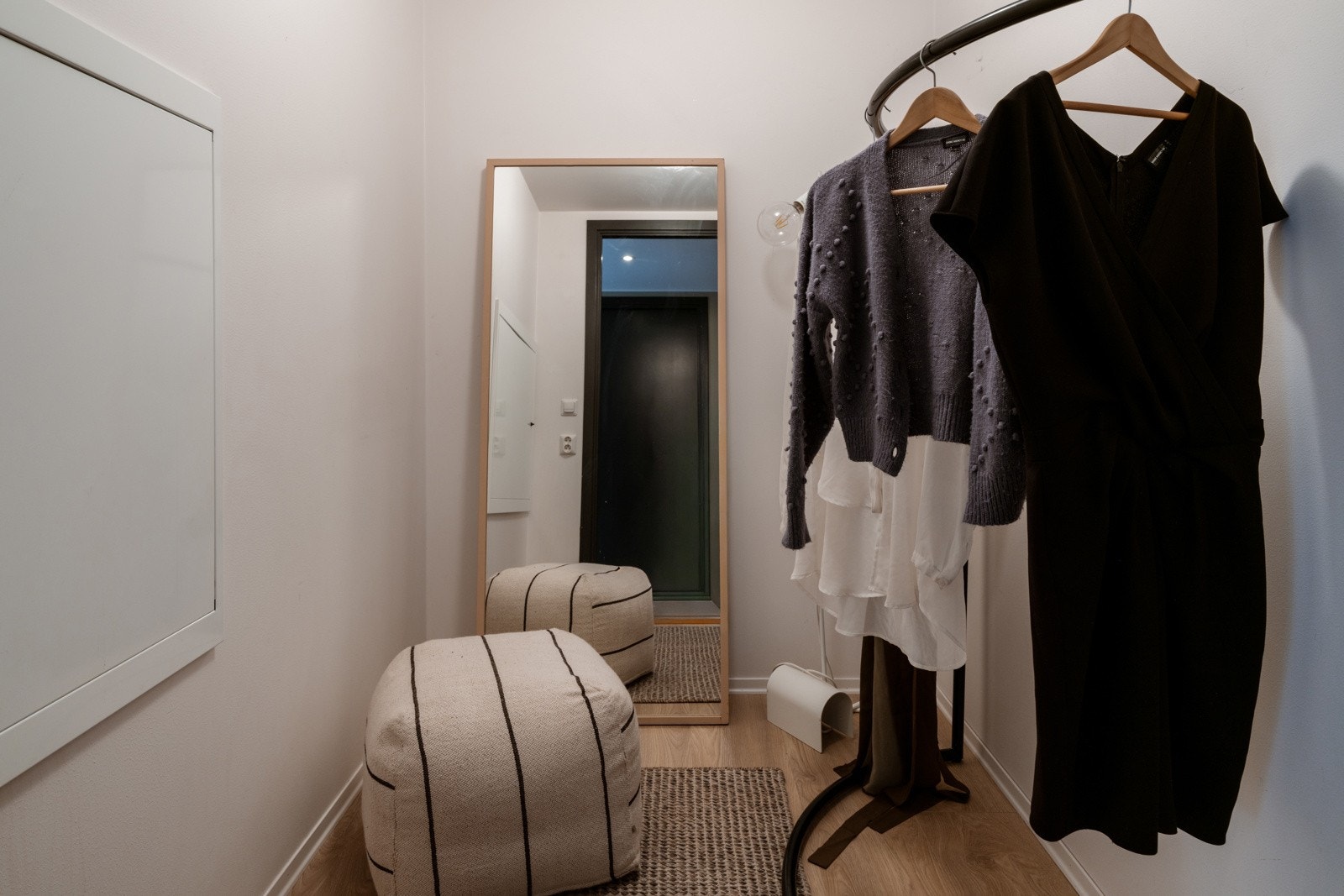 Leiligheten har en innvendig bod som gir ekstra lagringsplass i hverdagen. Galleribilde