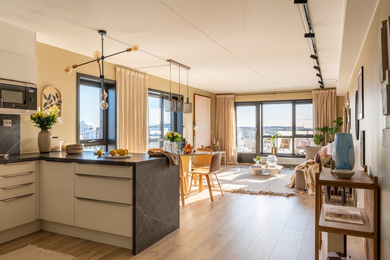 Akonto oppvarming og varmtvann er inkludert i felleskostnadene. Galleribilde