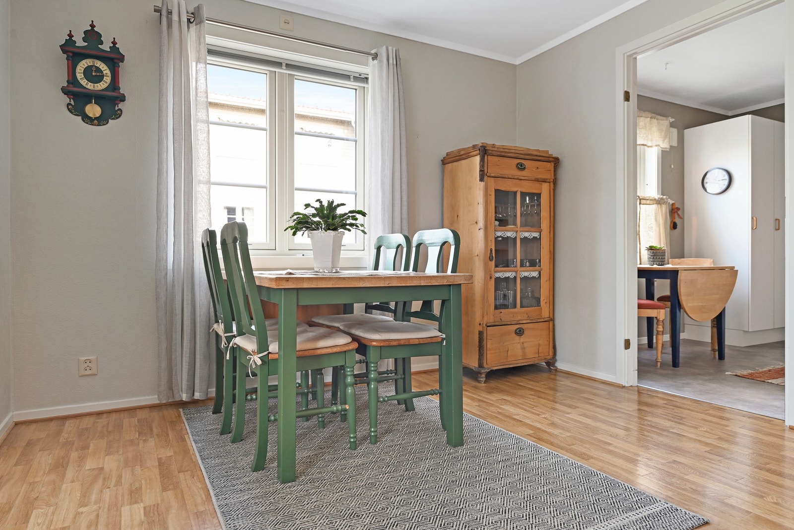 Plass til spisestue Galleribilde