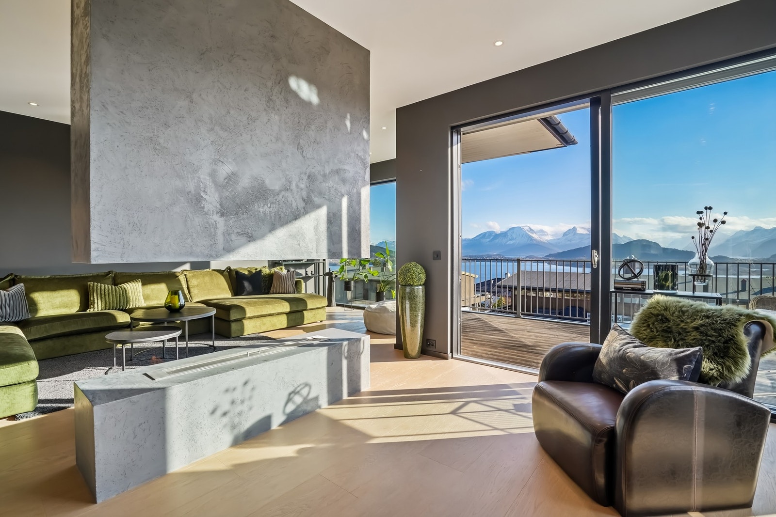 Boligens komfort ivaretas av balansert ventilasjon og vannbåren gulvvarme i alle gulv. Galleribilde