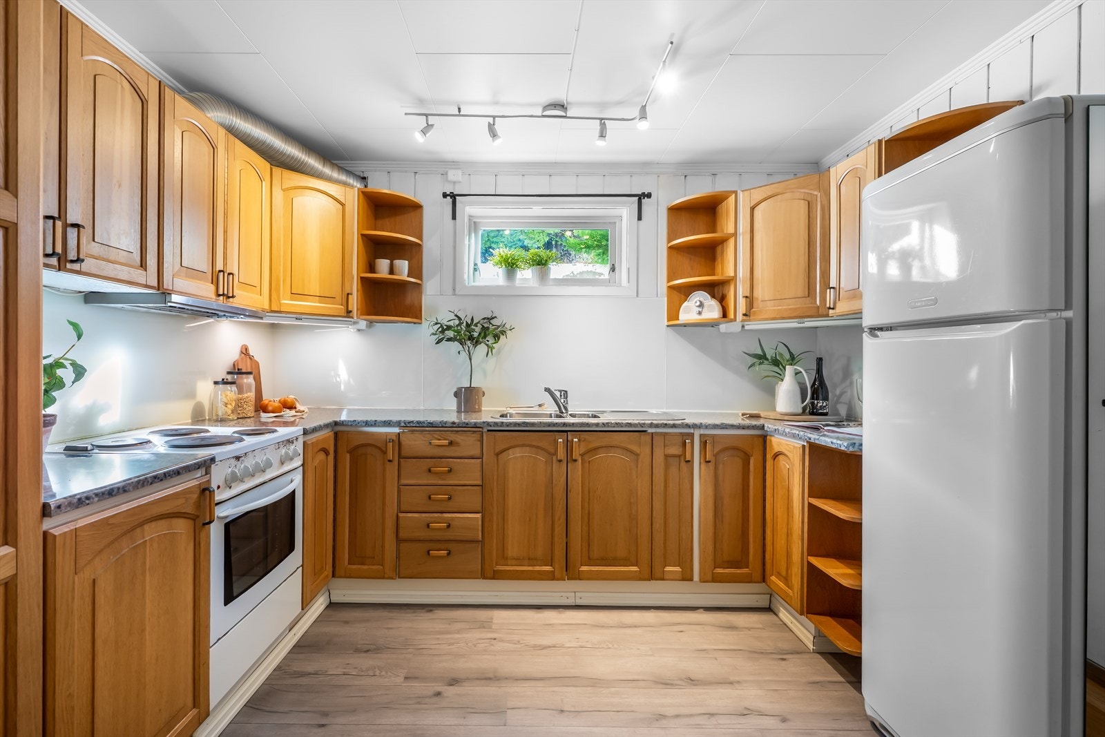 Kjøkken i underetasje. Galleribilde