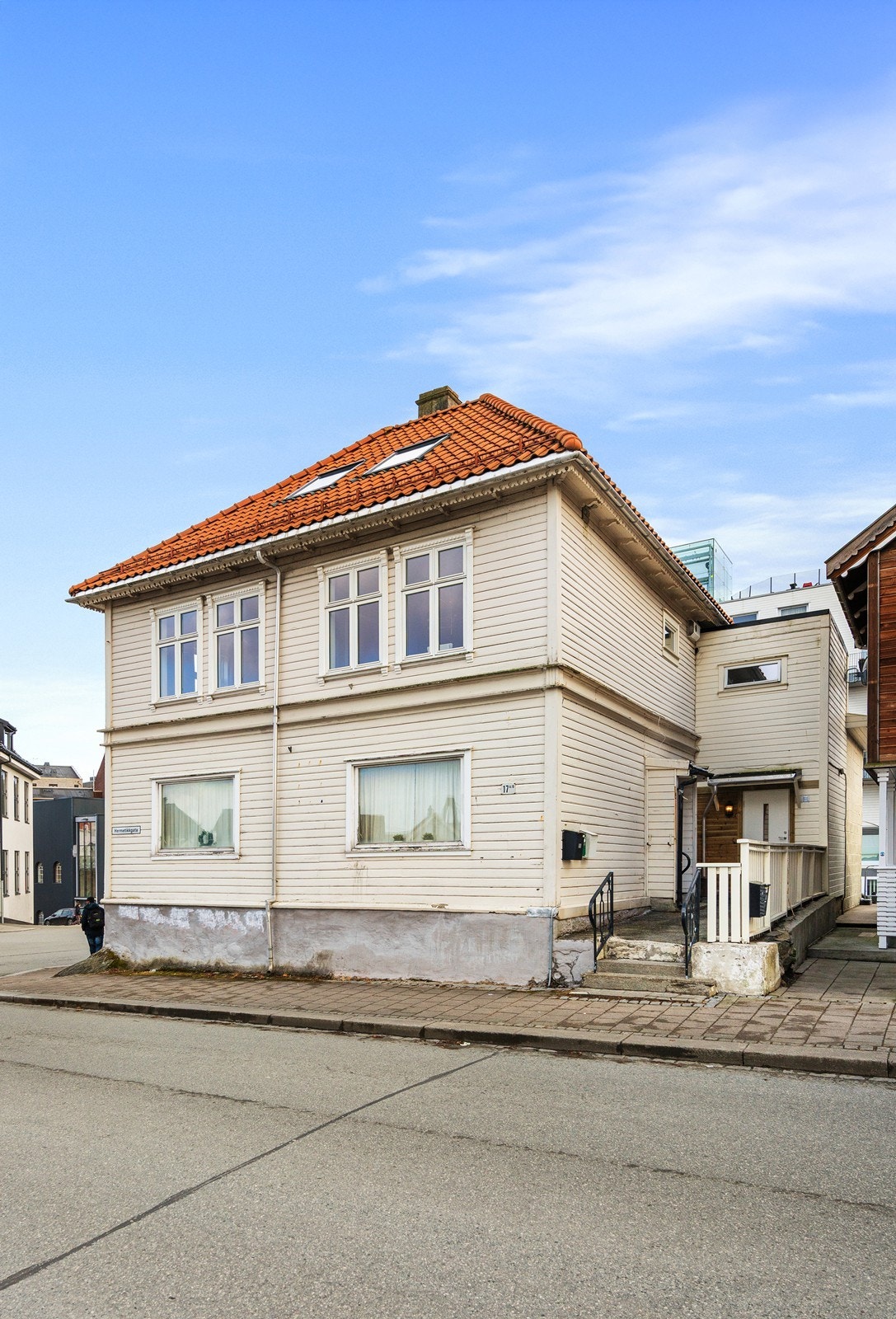 Velkommen til Hermetikkgata 17B, presentert av Jonas Le, Aktiv Eiendomsmegling. Fotograf: Hanne T. Karlsen. Galleribilde