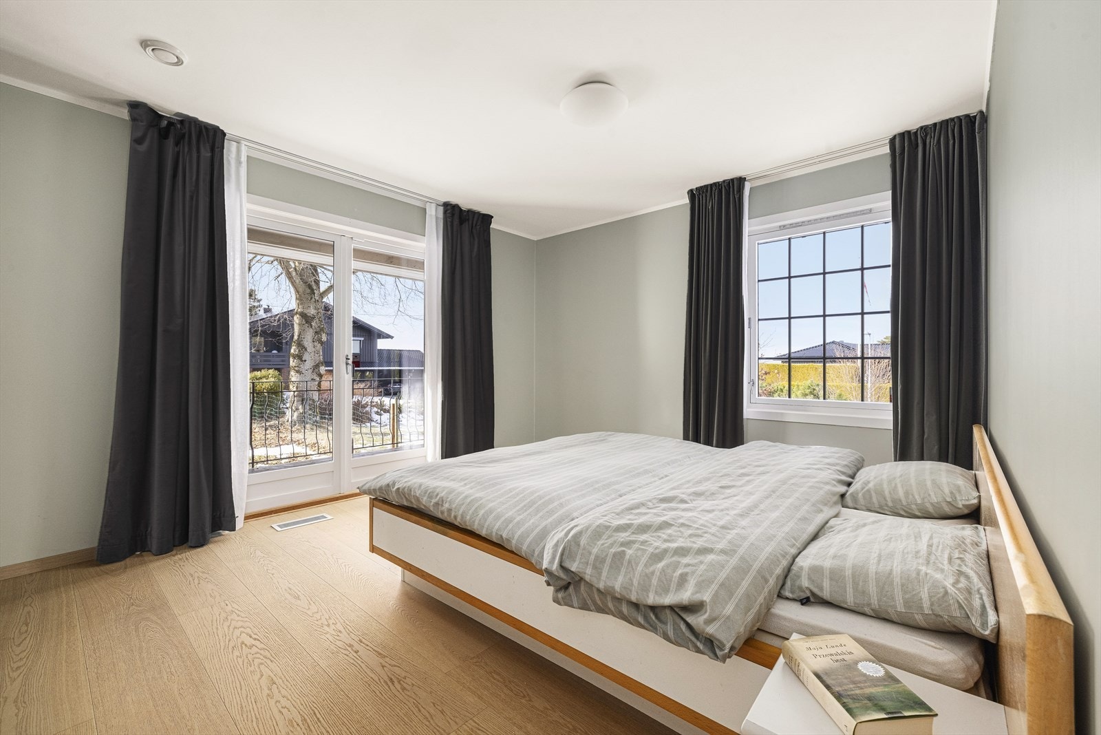 I denne innholdsrike familieboligen er det 4 soverom, alle av god størrelse Galleribilde