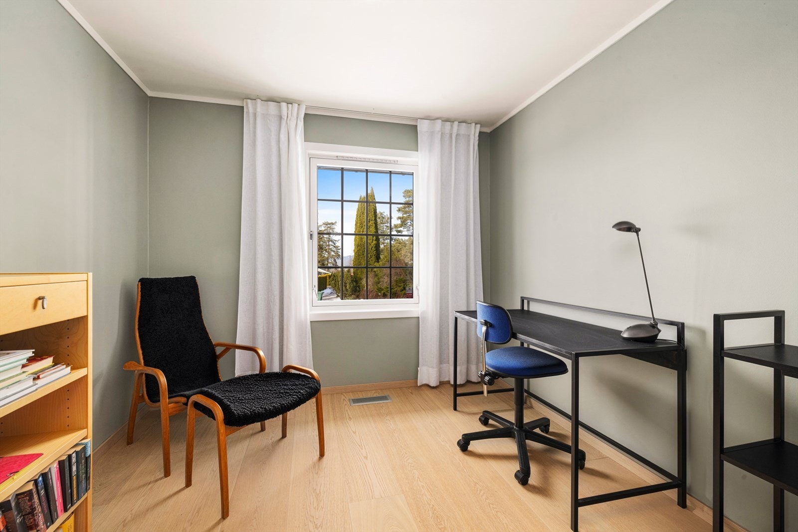 Soverom III og IV er i dag innredet som kontor Galleribilde