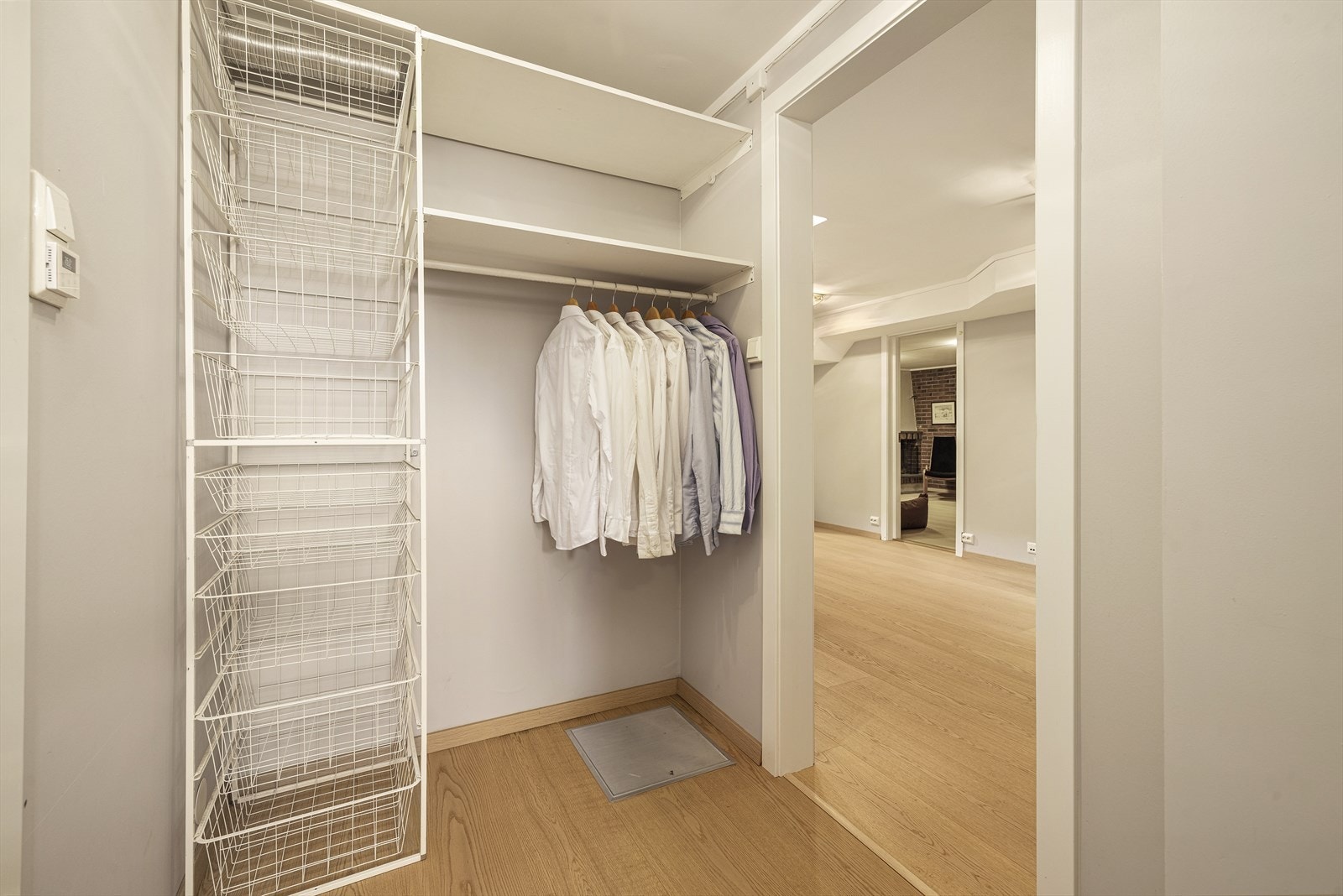 Walk-in i tilknytning til soverom i underetasjen Galleribilde