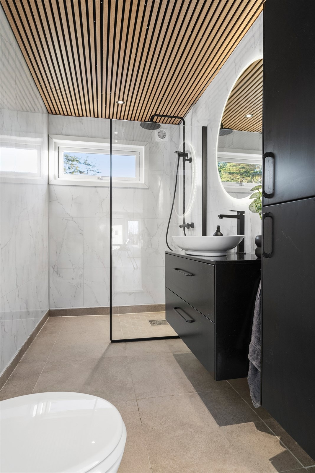 Bad er renovert i 2024 ved bruk av faglærte, ufaglærte og vennetjeneste Galleribilde