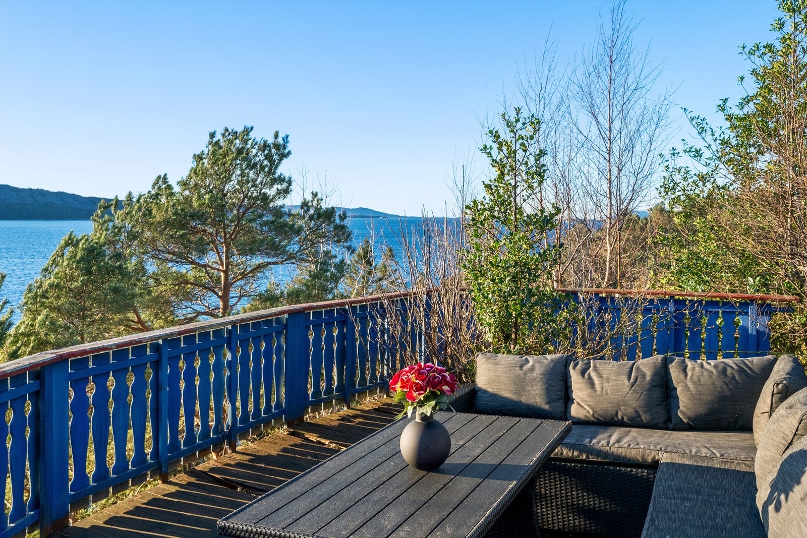 Terrassen har behov for rehabilitering, da det er påvist skader i konstruksjonen Galleribilde