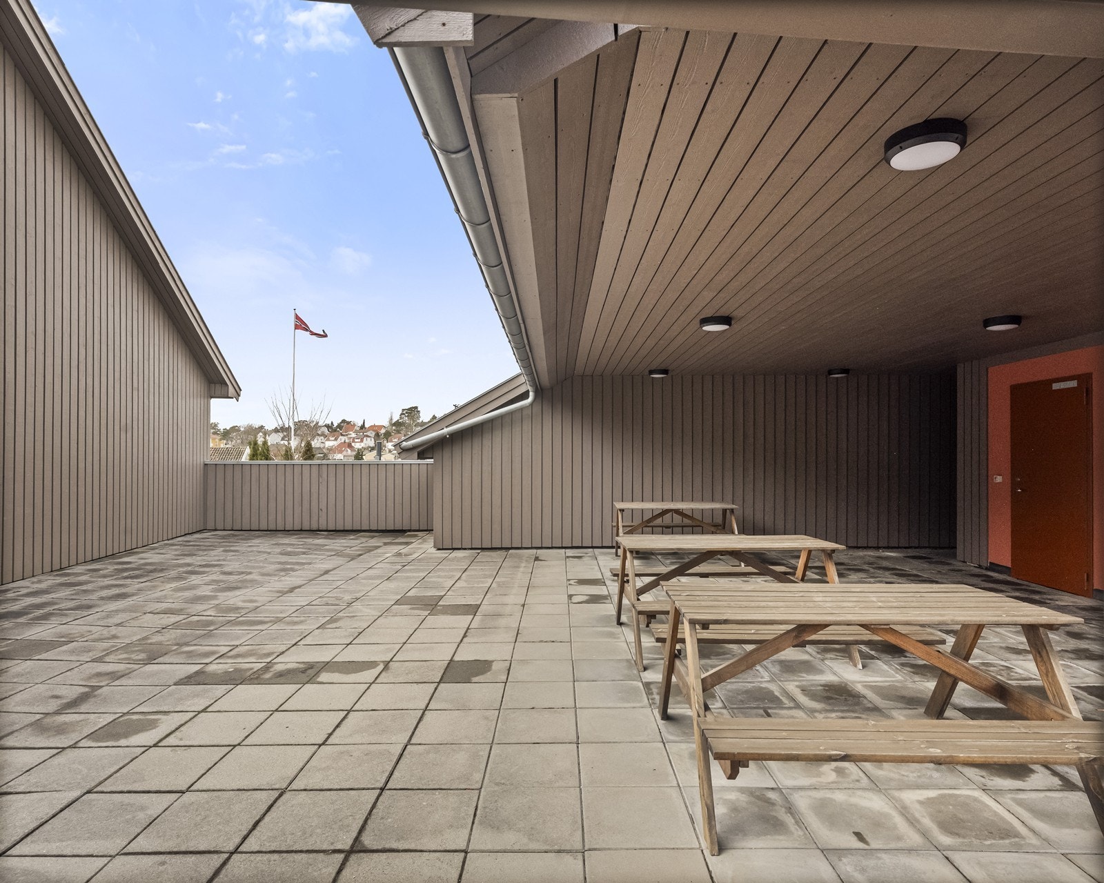 Sameiet har felles uteområder med sittegrupper Galleribilde