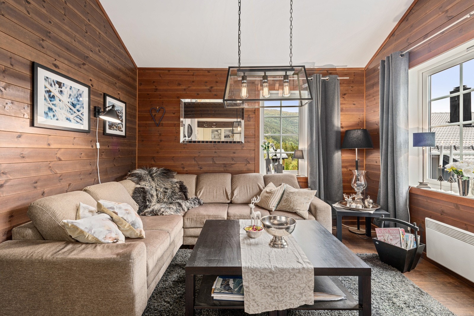 Lune og gode farger gir den gode hyttekosen Galleribilde