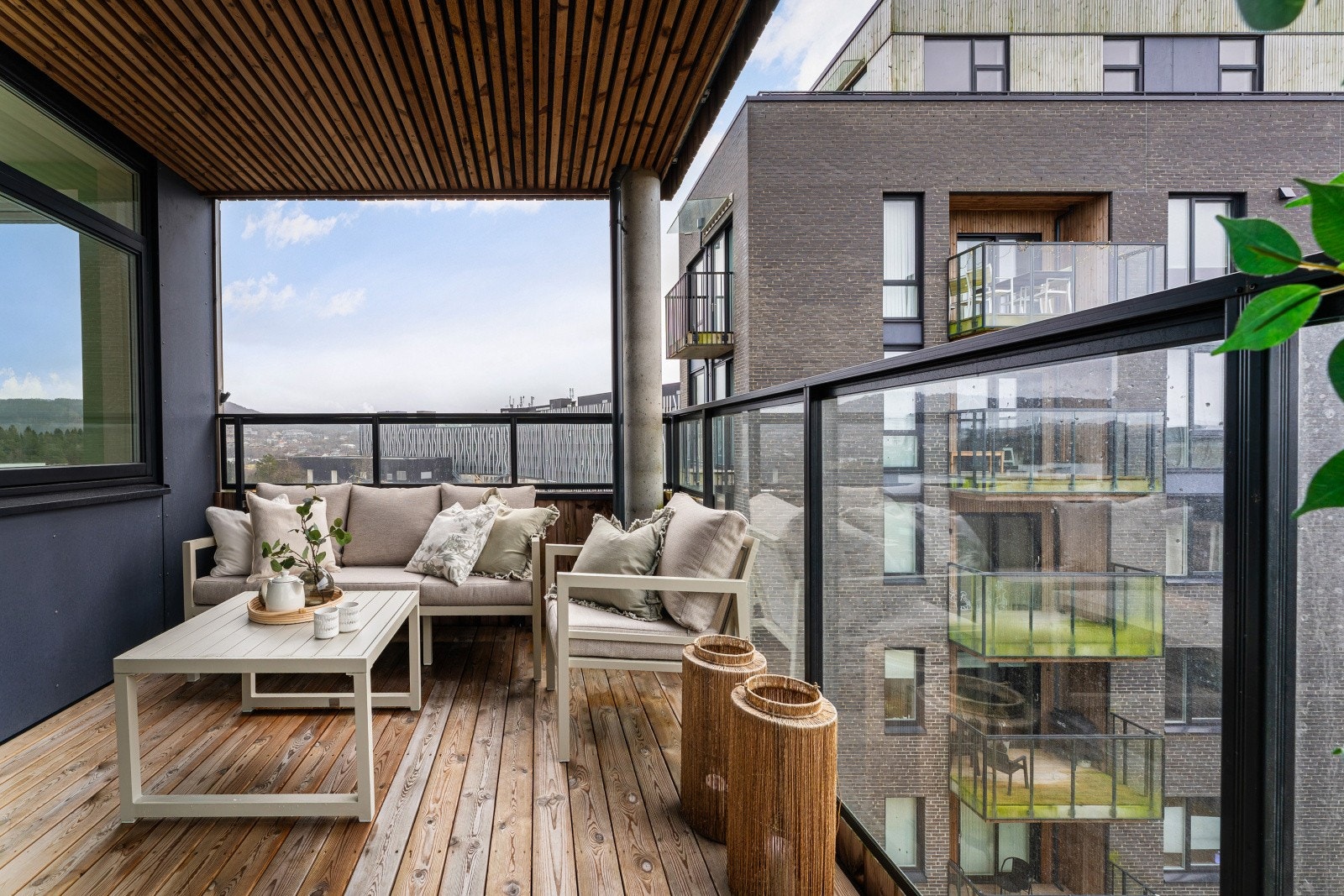 Fra stuen er det utgang til balkong Galleribilde