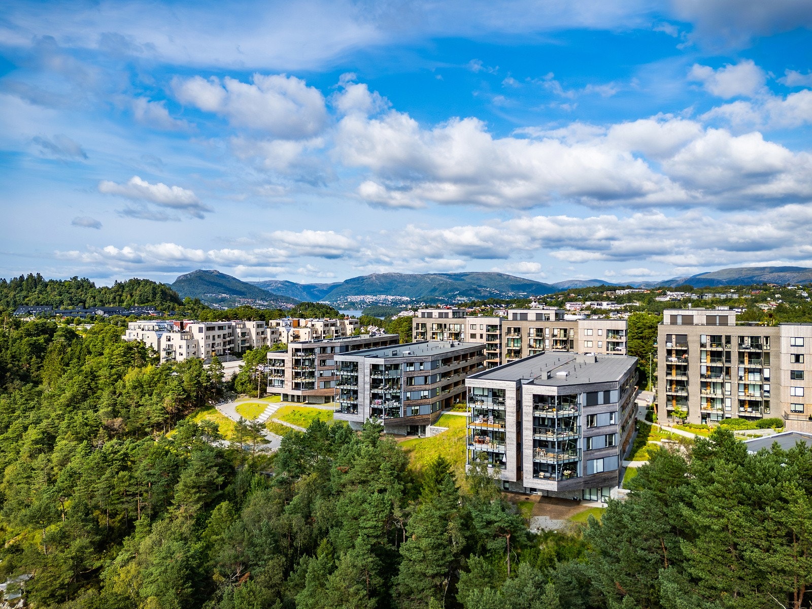 Sameiet ligger veldig fint til Galleribilde