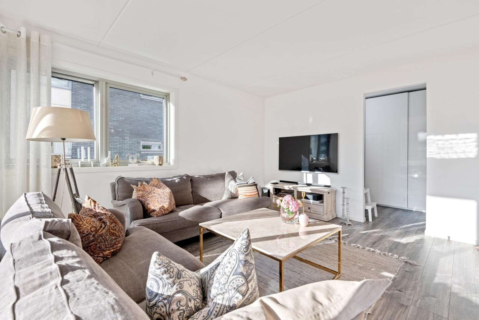 Lys og innbydende stue Galleribilde