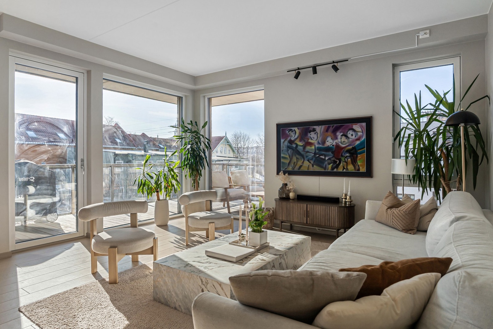 Zip-screens på vinduer. Galleribilde