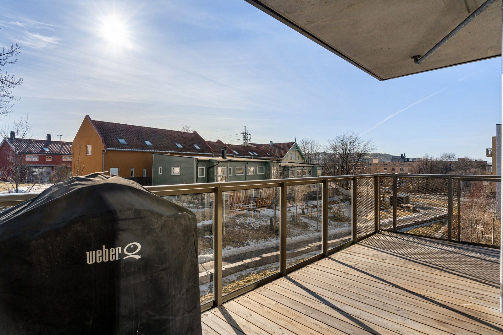 Solrik hjørnebalkong på hele 16 m2. Galleribilde