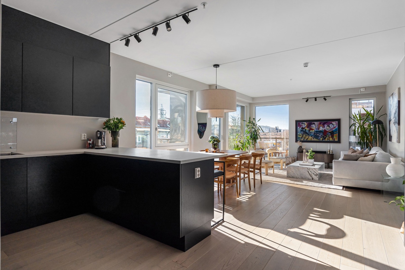 Fantastisk takhøyde på 2,7 meter - en kvalitet svært få nye leiligheter har. Galleribilde