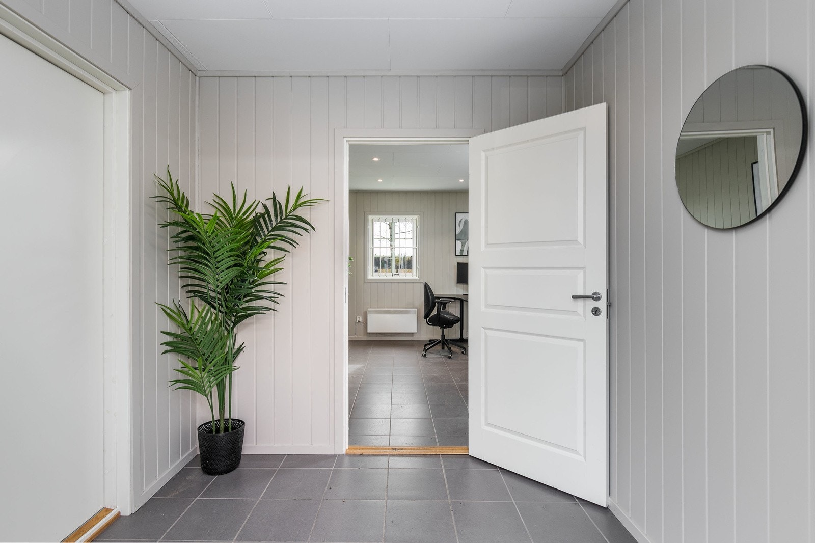 Gang i garasjebygg Galleribilde