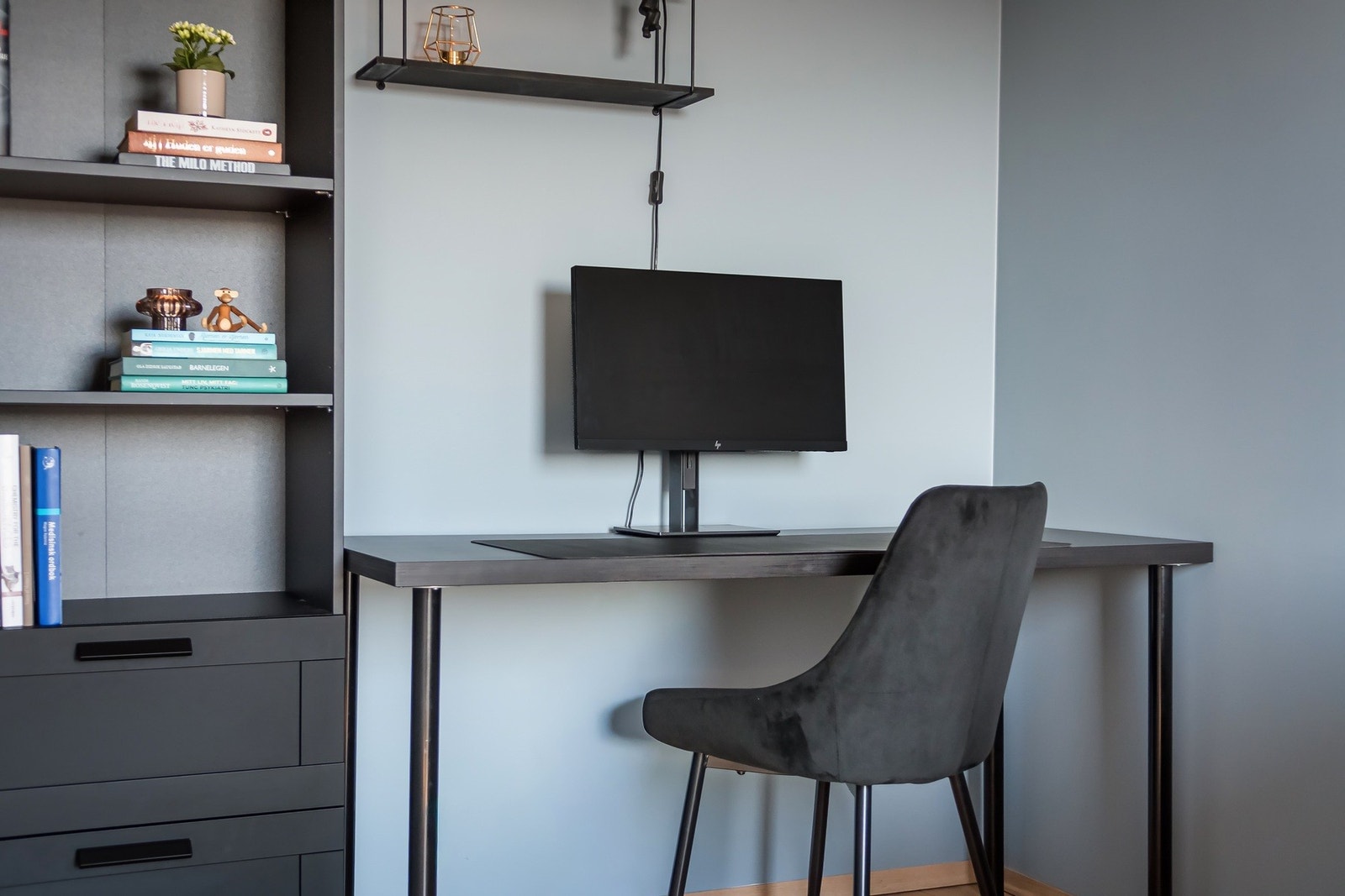 Rommet har også rom for en kontorpult dersom ønskelig. Rommet vender mot felles gårdsrom. Galleribilde