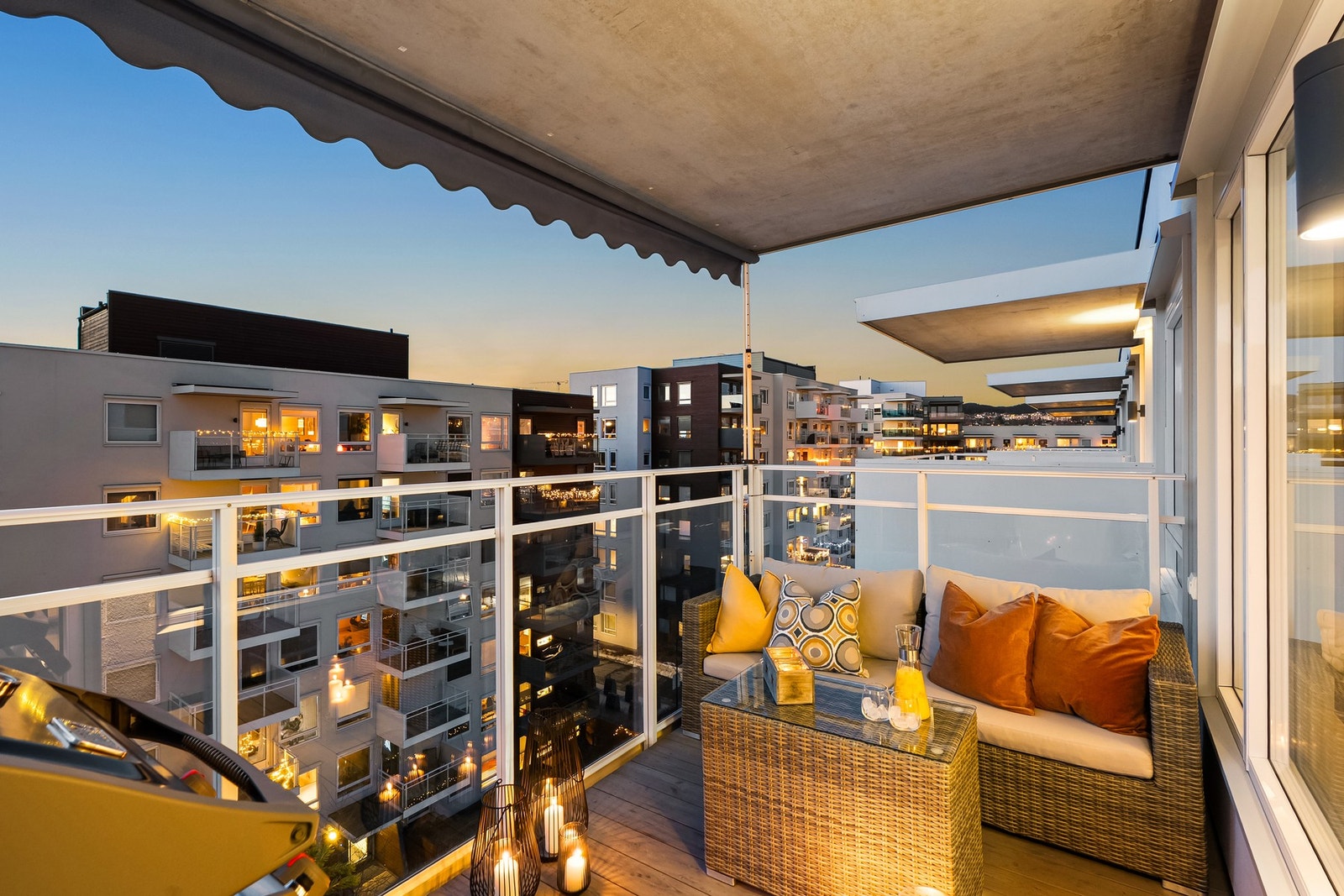 Det er plass til utemøbler og grill. Gass og elektrisk grill er tillatt Galleribilde