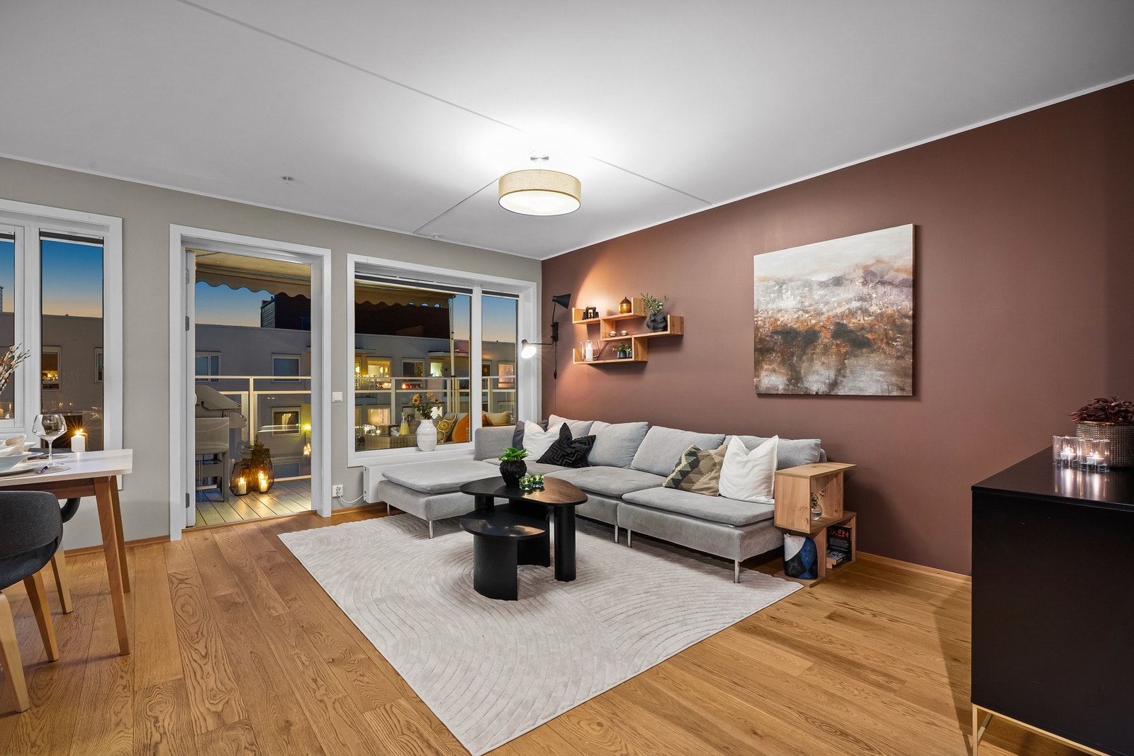 På kveldstid blir det en koselig og fin stemning i rommet! Galleribilde