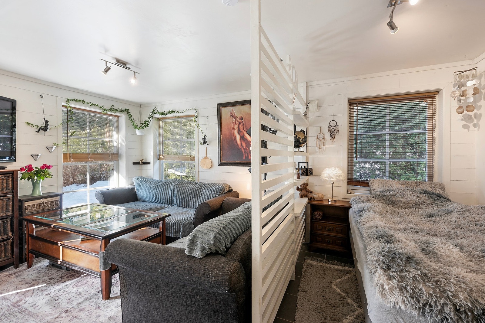 På tegninger hos kommunen er ikke disse rommene spesifisert og de er der for ikke godkjent for varig opphold Galleribilde