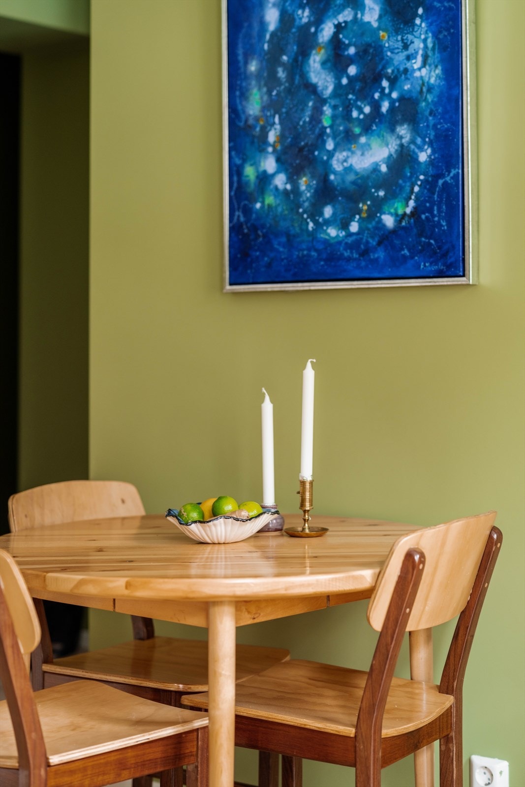 Gled deg til å invitere vennegjengen til middag i nytt hjem! Galleribilde