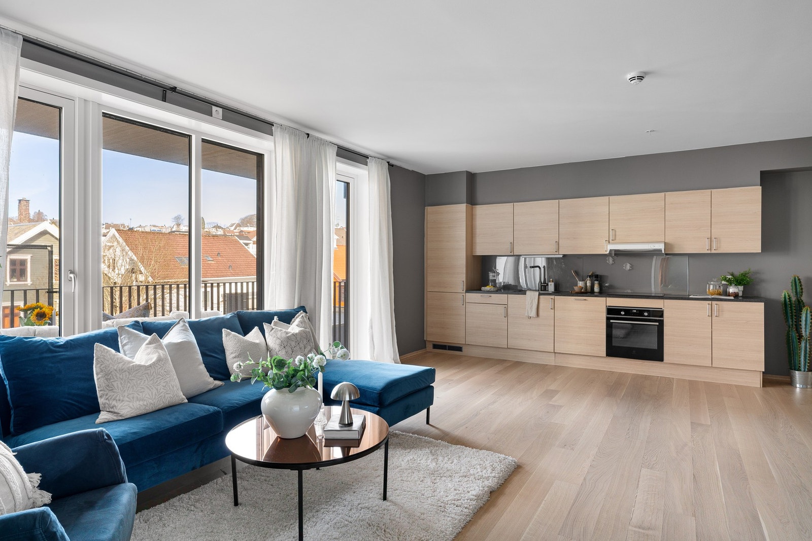 Kjøkkenet har integrerte hvitevarer som vil medfølge boligen ved overtagelse Galleribilde