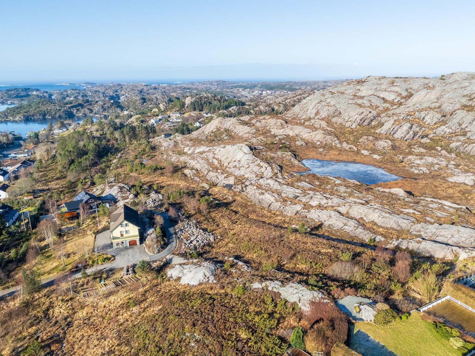 - Attraktiv beliggenhet helt øverst i feltet, i blindvei - Galleribilde