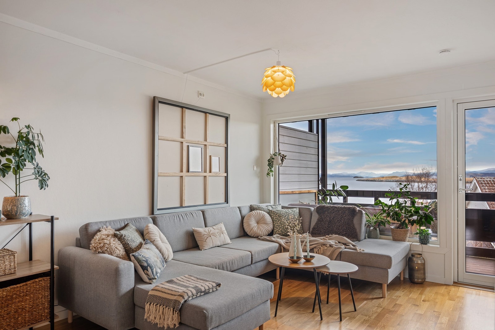 Rikelig plass til stor salong. Galleribilde