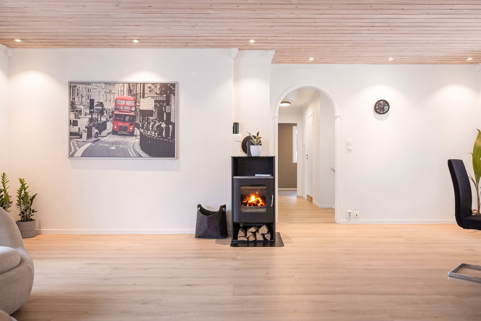 Lettvegg inn mot kjøkkenet Galleribilde