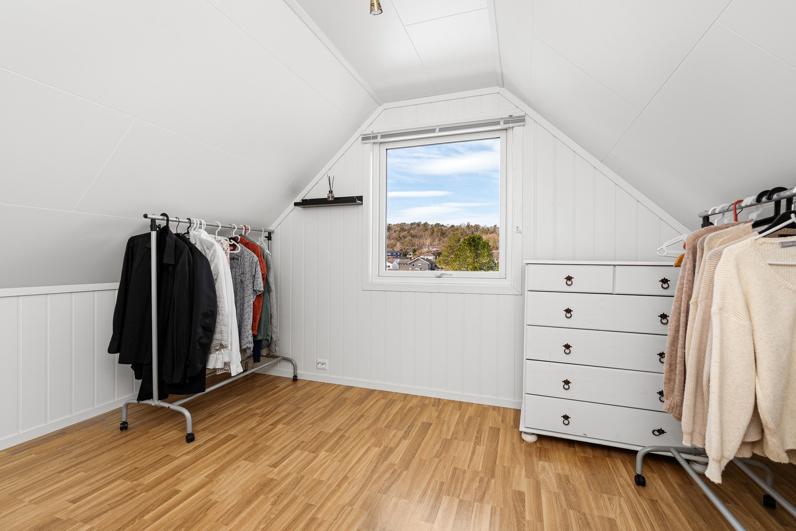 Her er det god plass til oppbevaring Galleribilde